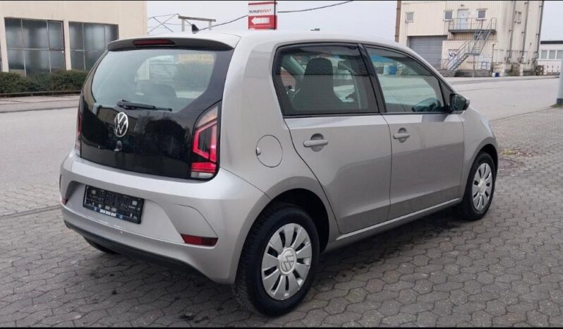 
								Volkswagen up full									