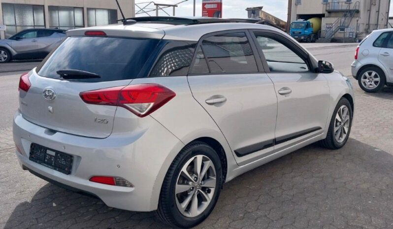 
								HYUNDAI i20 full									