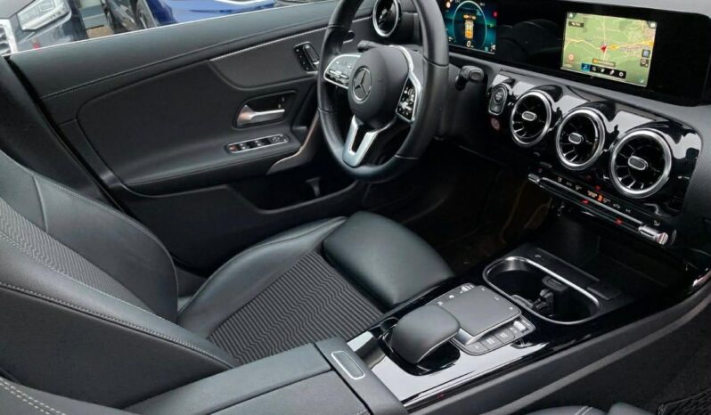 
								MERCEDES BENZ CLA 200 full									