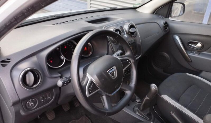 
								Dacia sandero full									