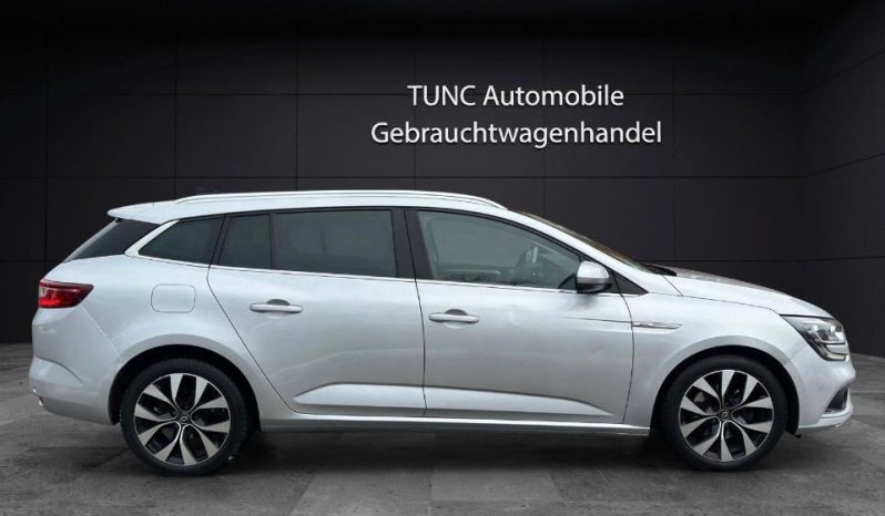 
								Renault Megane full									