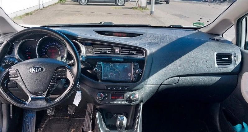 
								Kia Ceed full									