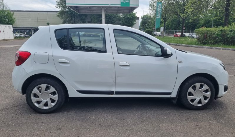
								Dacia Sandero full									