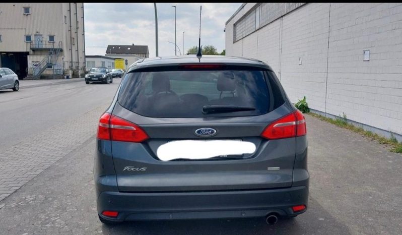 
								Ford Focus Turnier full									