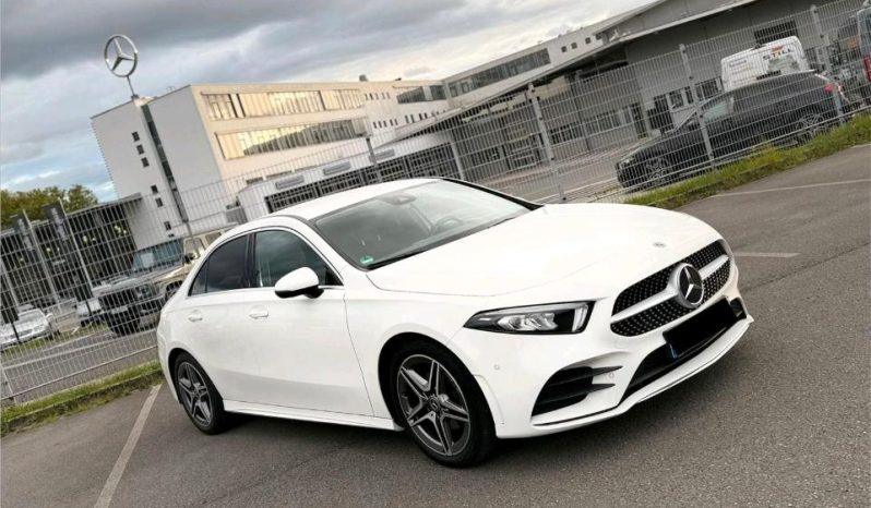 
								Mercedes CLA full									