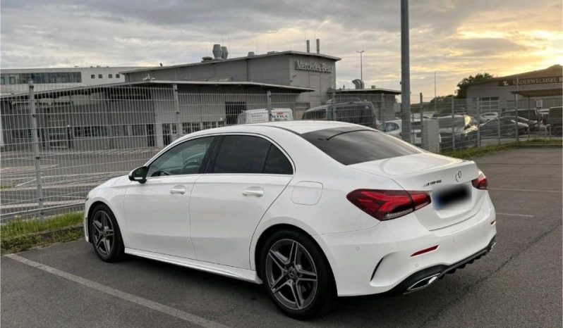 
								Mercedes CLA full									