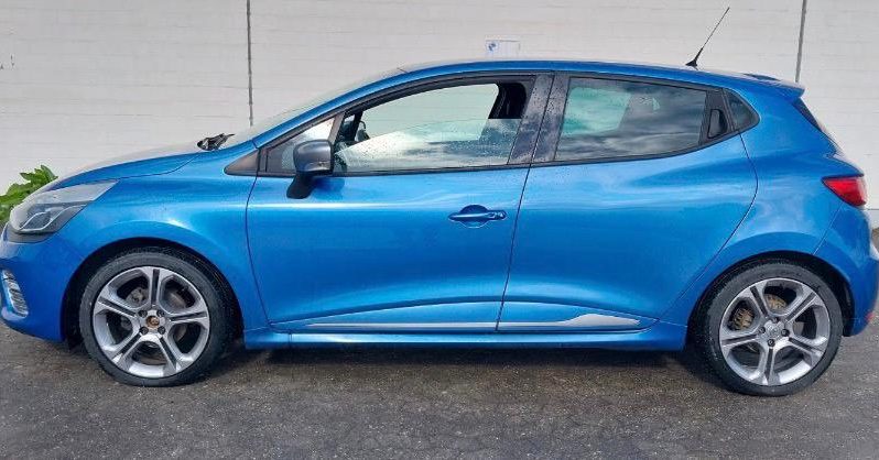 
								Renault Clio full									