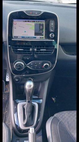 
										Renault Clio full									