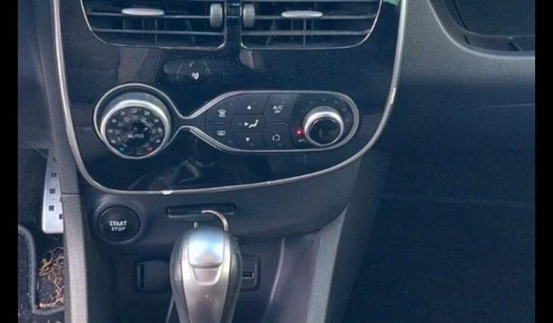 
								Renault Clio full									