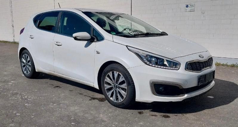 
								Kia Ceed full									