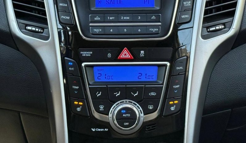 
								Hyundai i30 full									