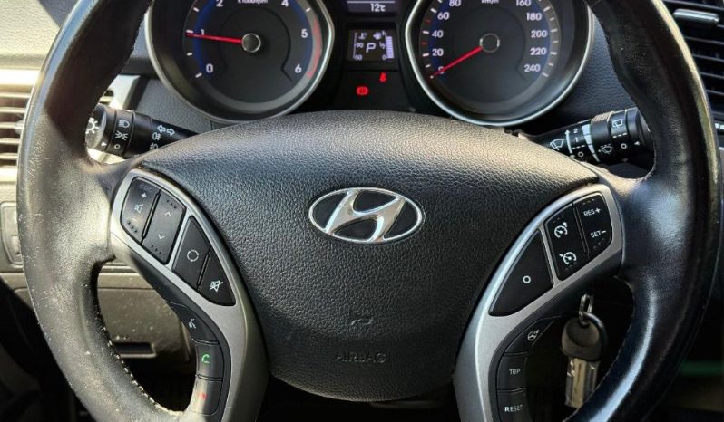 
								Hyundai i30 full									
