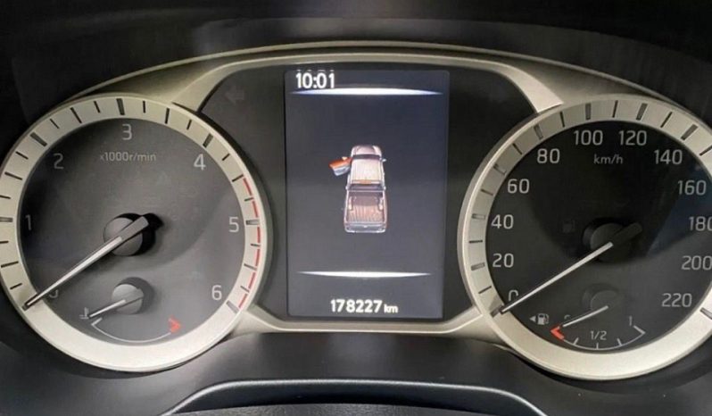 
								NISSAN NAVARA Tekna full									