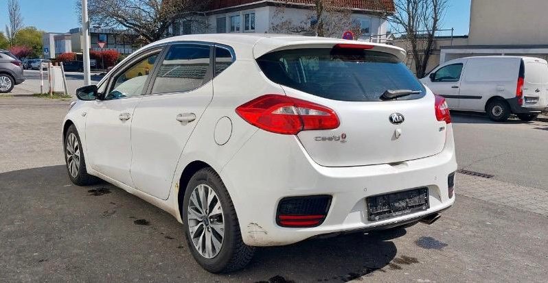 
								Kia Ceed full									