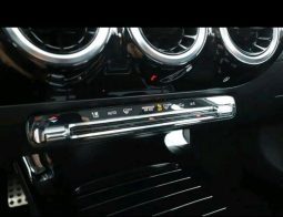 
										Mercedes CLA full									
