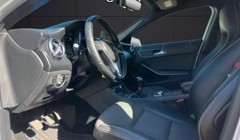 
								Mercedes Benz A200 full									