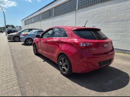 
										Hyundai i30 full									