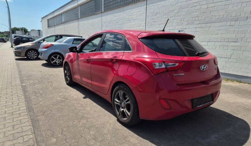 
								Hyundai i30 full									