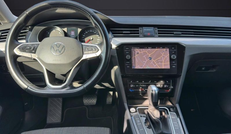 
								Volkswagen Passat full									
