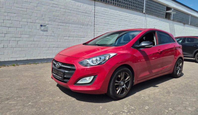 
								Hyundai i30 full									
