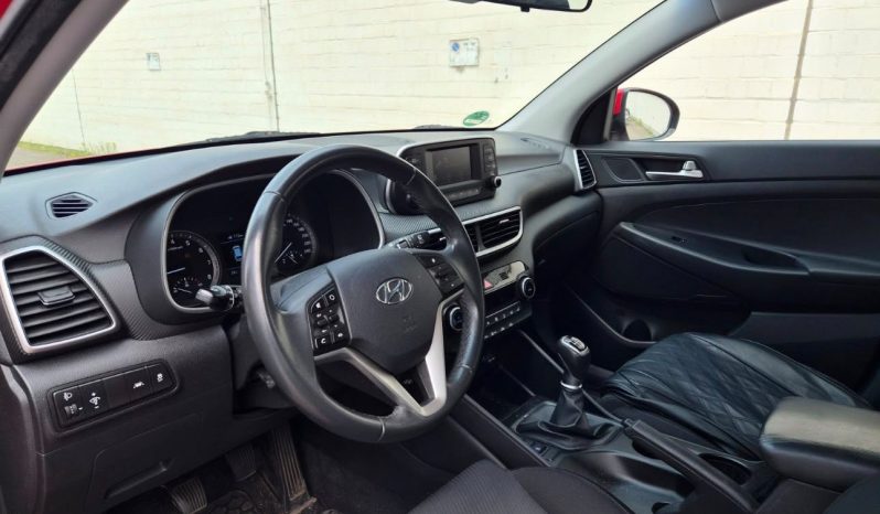 
								Hyundai Tucson full									