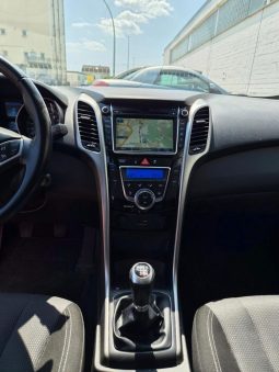 
										Hyundai i30 full									