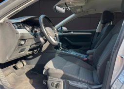 
										Volkswagen Passat full									