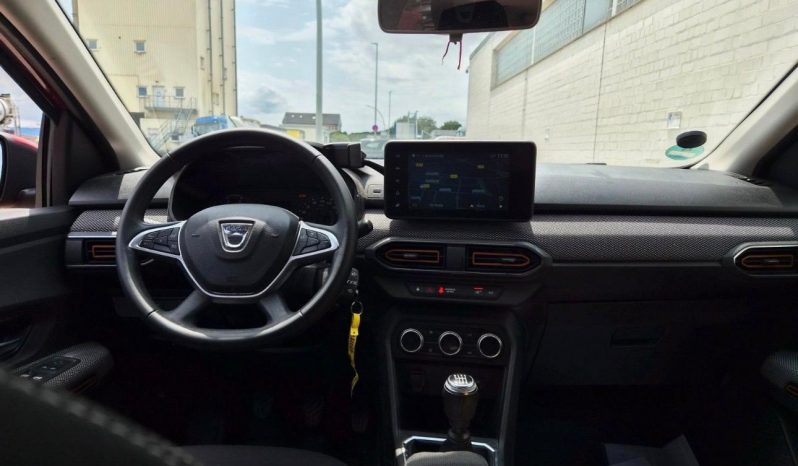 
								Dacia Sandero III full									