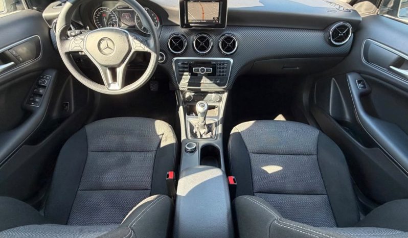 
								MERCEDES GLA BENZ full									