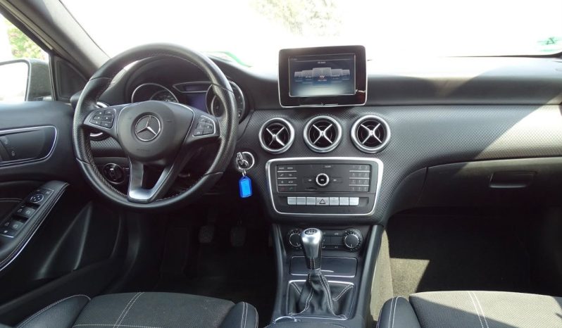 
								MERCEDES A200 full									