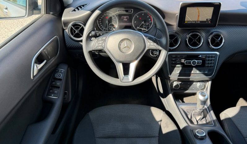 
								MERCEDES GLA BENZ full									